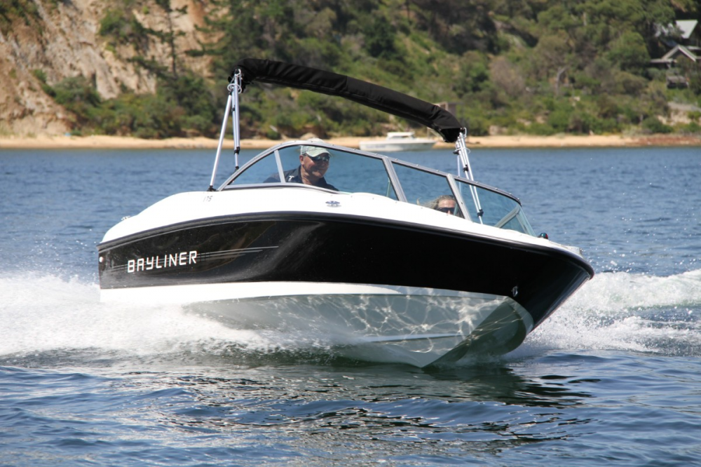 Bayliner 175 Bowrider Review image